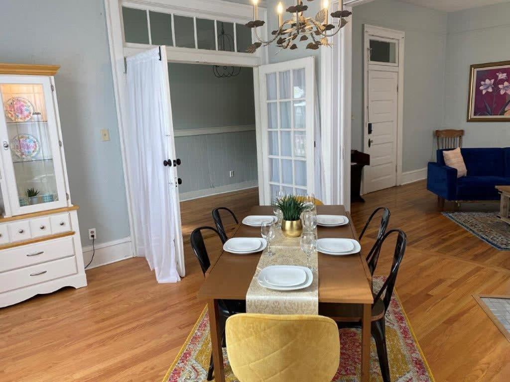 Dauphin District Darling #1-Downtown, Restaurants Apartment Mobile Exterior photo